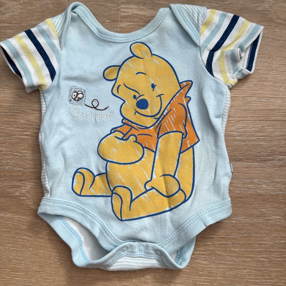 Disney Baby Winnie the Pooh bodysuit One-Piece Newborn super cute!!!